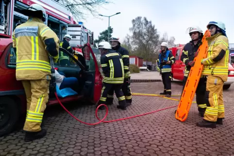 Jeder Handgriff muss sitzen: Regelmäßige Übungen gehören bei den Feuerwehren der gesamten Verbandsgemeinde Enkenbach-Alsenborn d