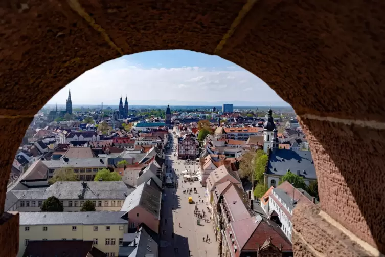 Soll grüner werden: die Maximilianstraße (Blick aus dem Dom).