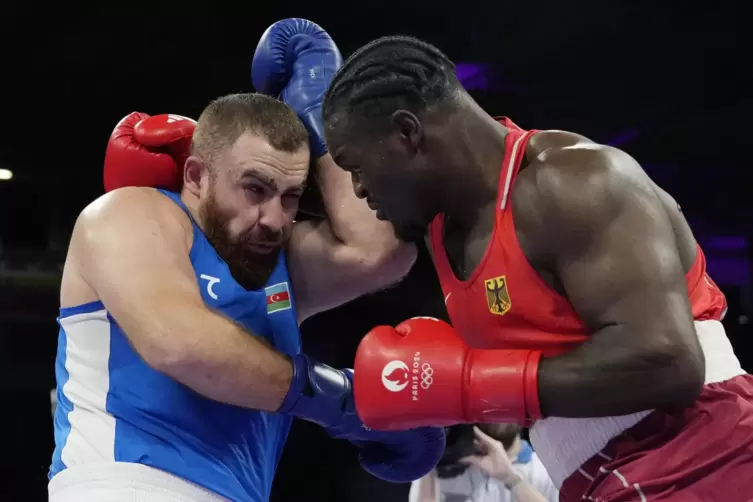 Tiafack besiegte Mahammad Abdullayev aus Aserbaidschan um ins Viertelfinale gegen Lenzi einzuziehen.