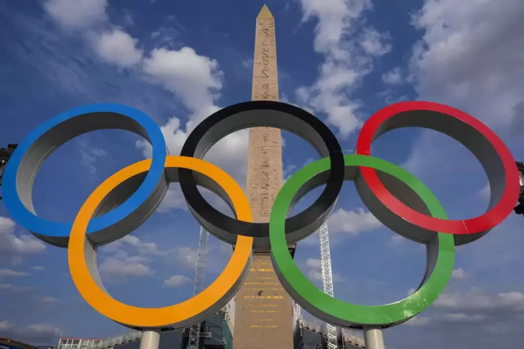  Seit 1836 steht der Obelisk von Luxor auf der Place de la Concorde in Paris – aktuell flankiert von den olympischen Ringen.