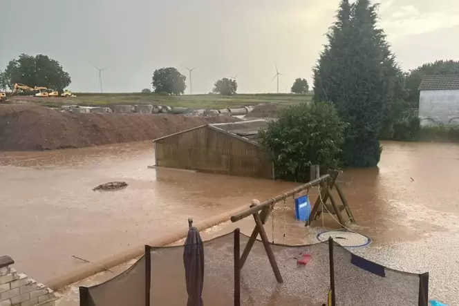 Der Wasserstand war teilweise über einen Meter hoch.