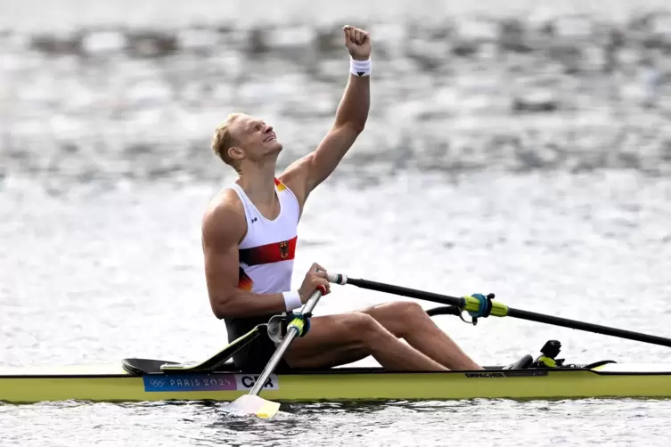 Oliver Zeidler ist im Ziel – und am Ziel: Gold bei Olympia. 