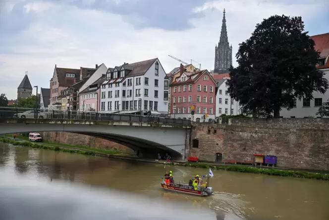 Suche nach vermisster Person in der Donau geht weiter