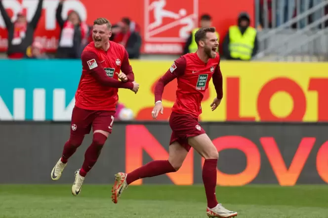 So wie hier gegen den SV Wehen Wiesbaden in der vergangenen Saison wollen die FCK-Fans Marlon Ritter (links) und Boris Tomiak öf
