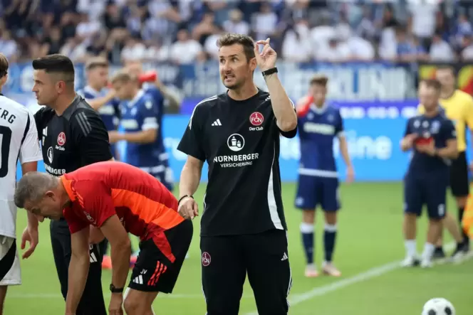 Nach oben: Miroslav Klose gibt die Richtung vor, hier mit recht energischen Gesichtsausdruck.