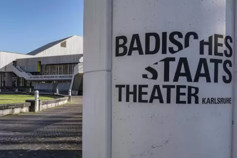 Von Germersheim startet seit über 50 Jahren jede Spielzeit an einem Mittwoch ein Bus ins Staatstheater nach Karlsruhe. 