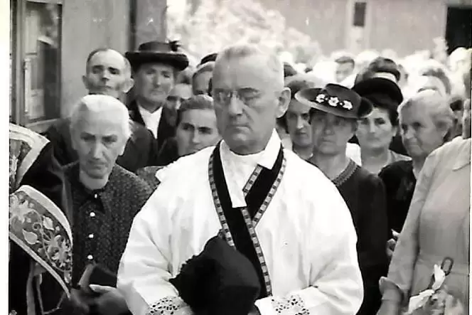 Pfarrer Karl Ernst bei seinem 40-jährigen Priesterjubiläum in seiner Heimatgemeinde Merzalben.