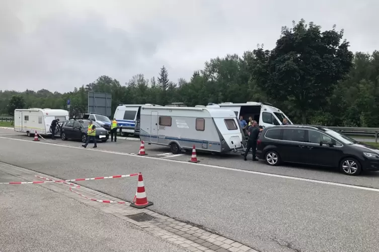 Ein Wohnmobil wurde aus dem Verkehr gezogen.