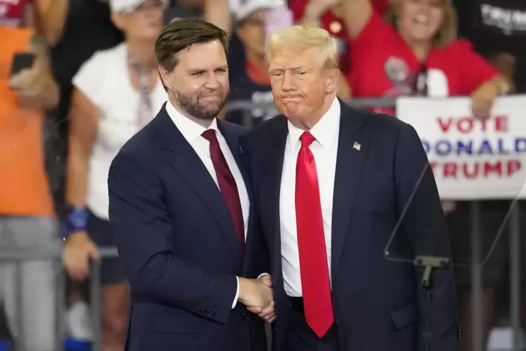 Als Sonderlinge abgestempelt: Trump und J.D. Vance. 