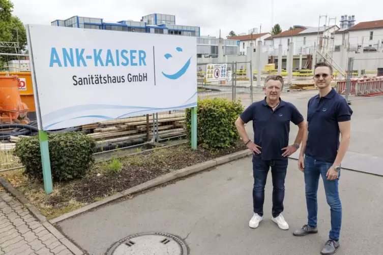 An der Baustelle: die beiden Ank-Kaiser-Geschäftsführer Simon W. Geib (rechts) und Jürgen Dieterich. 