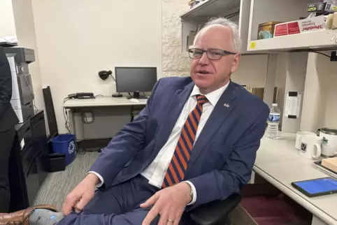 Tim Walz sprach vielen Amerikanern aus dem Herzen, als kürzlich die von Trump und Vance forcierte Spaltung in den USA beklagte.