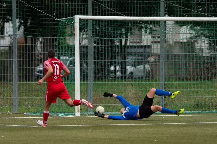 Ensar Arslan trifft zum 1:0 für Vatanspor.