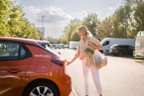 Der regionale Anbieter Stadtmobil kombiniert in seinem Angebot stationsbasiertes und „free-floating“ Carsharing. 