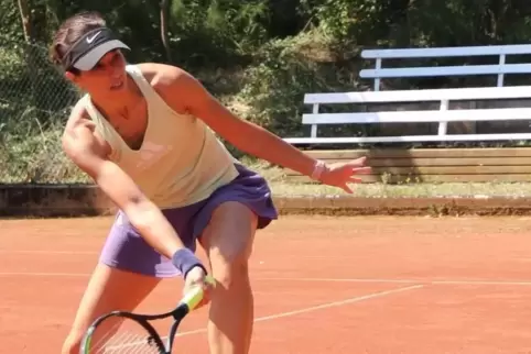 Judith Weilacher spielt in Landau Tennis. 