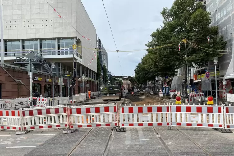 Die Gleisstrecke zwischen Schloss und Paradeplatz ist noch eine Weile gesperrt.