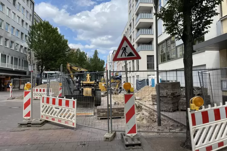 Neu: die Baustelle in der Fußgängerzone.