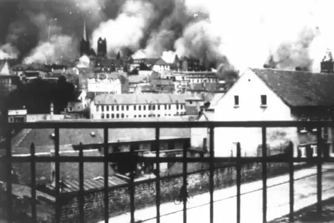 Vor allem auf dem Horeb und in der Hauptstraße gingen am Morgen des 9. August 1944 die Bomben nieder. 