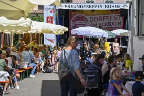 Beim Dorffest am Eckbach wird ein Teil der Kändelgasse genutzt. Ob die Gemeinde dafür vom Ausrichter Geld verlagen soll, wird de