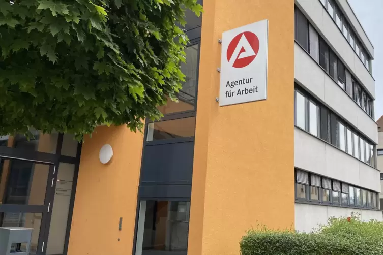 Das neue Callcenter des Arbeitsamtes hat zur Jahresmitte seine Arbeit in der Kaiserstraße aufgenommen. 