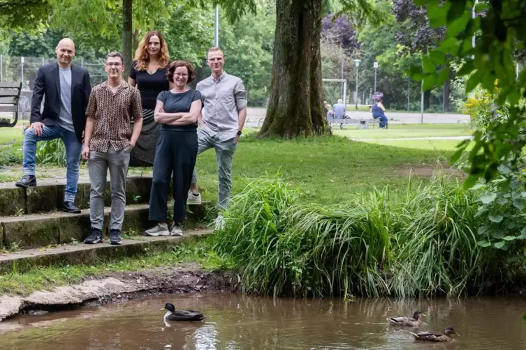 Als Gesprächspartner sind bei den Sommeraktionen drei bis vier RHEINPFALZ-Redakteure, Mitarbeiter und Fotografen vor Ort. Los ge