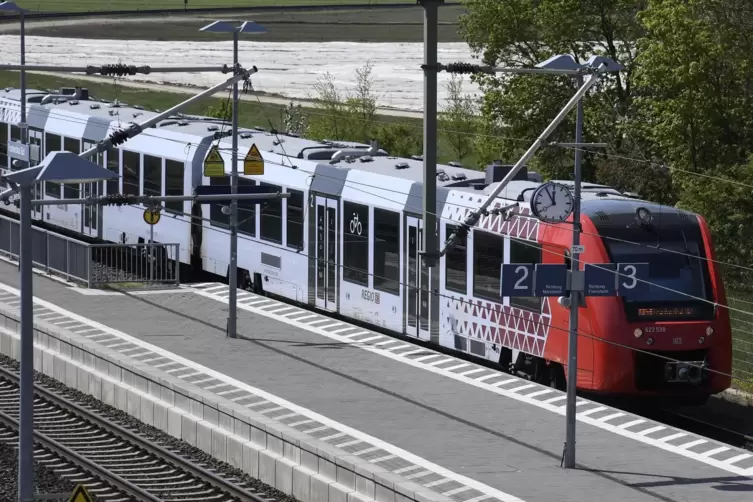 Betroffen von den Zugausfällen ist auch der Haltepunkt Frankenthal Süd. Etwa jeder zweite Zug nach Freinsheim fällt aus. 