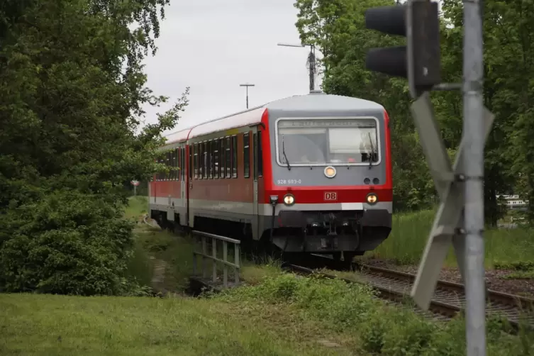 Zwischen Wörth und Lauterbourg fahren bis Ende August keine Züge. 