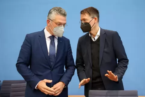 Zumindest auf dem Papier unabhängig voneinander: Lothar Wieler (links), bis 2023 RKI-Chef, und Gesundheitsminister Karl Lauterba