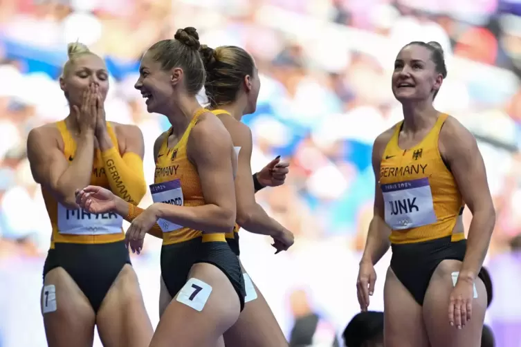 Die deutsche 4x100-Meter-Staffel um Gina Lückenkemper (vorne) hat Bronze geholt.