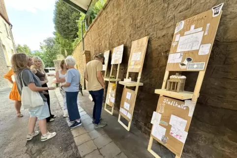 Visionen für eine Neugestaltung der Stadthalle: Die Ausstellung im Innenhof der Mälzerei zeigt die Arbeiten des Kunst-Leistungsk