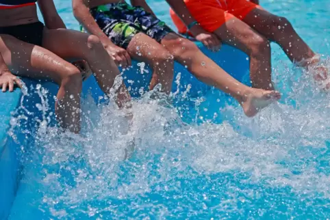 Bei den anstehenden Hitzetagen hilft nur eins: Füße ins Wasser. 