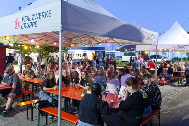 Die Besucher des Dorffestes in Biederhausen schätzten das gemütliche Beisammensein. 