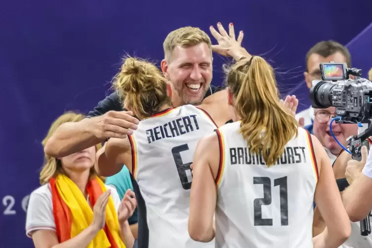 Sensationsmedaille mit Legende: Der Erfolg der 3x3-Basketballerinnen war vermutlich der überraschendste deutsche Olympiasieg in 