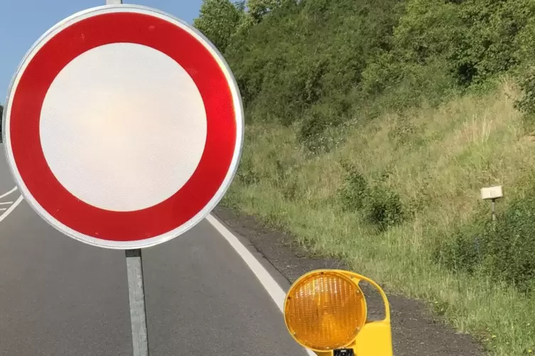 Keine Durchfahrt für jeglichen Kraftverkehr: Dieser Zustand droht der Mühlstraße bei Godelhausen auf Dauer. 