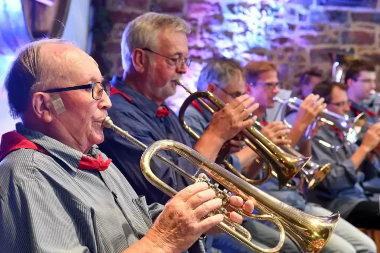 Der Musikverein Diedesfeld und befreundete Musikvereine werden im Weingut Kriegshäuser für die musikalische Unterhaltung sorgen.