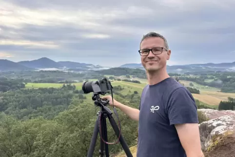 Bei einer Foto-Safari: André Straub auf den Geiersteinen in der Südwestpfalz.