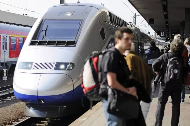 Mannheim hat schon seit Jahren einen direkten TGV nach Marseille. Ausnahmsweise hält der Zug bis 30. August in Kaiserslautern st