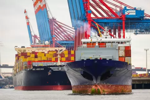 Exporte - Containerterminal im Hafen Hamburg