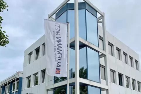 Firmenzentrale in Schwegenheim: Kaufmann MET hat seinen Hauptsitz im Gewerbegebiet Im Brühl. 