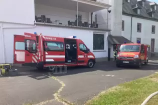 Die Feuerwehren aus Esthal und Frankeneck waren in der Klosterstraße im Einsatz.