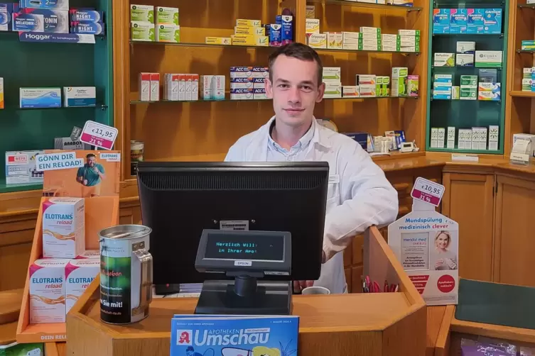 Felix Hauer wurde noch im Studium für die Kurpfalz-Apotheke in Mußbach angeworben. 