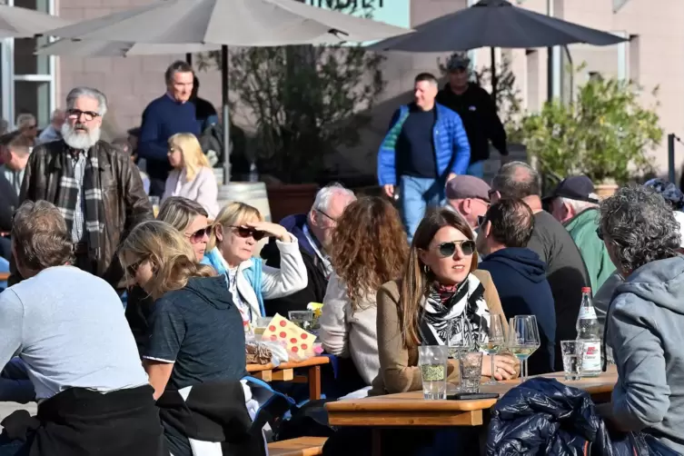 Auch bei Touristen beliebt: das Federweißer Fest. 