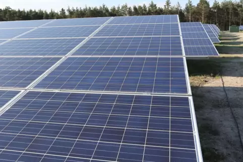 Der Strom der Photovoltaikanlage wird nicht Westheim zugeschlagen, weil der Einspeisepunkt wohl außerhalb der Gemarkung liegt. 