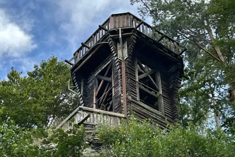 Letzter Tuchmacher-Aussichtspunkt: der Holzturm auf dem Dicken Stein.