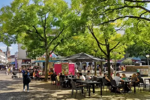 Rund 50 Prozent mehr Besucher als an einem regulären Tag seien am Donnerstag in Zweibrücken gewesen, schätzte Citymanagerin Petr