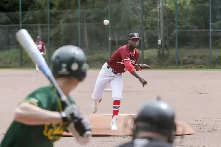 Auf dem Erbsenberg empfangen die Bears die Trier Cardinals zum Spitzenkampf. 