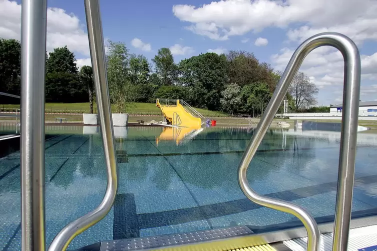 Das Warmfreibad an der Entersweilerstraße.