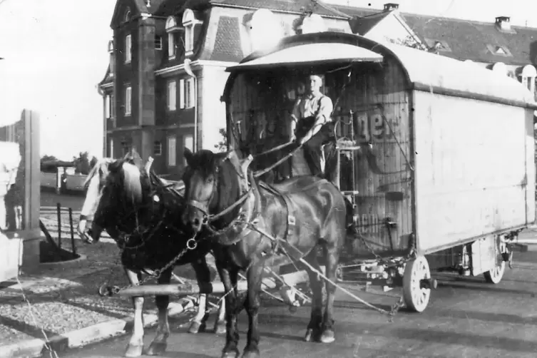 Ein Fuhrwerk um 1900 in Speyer.