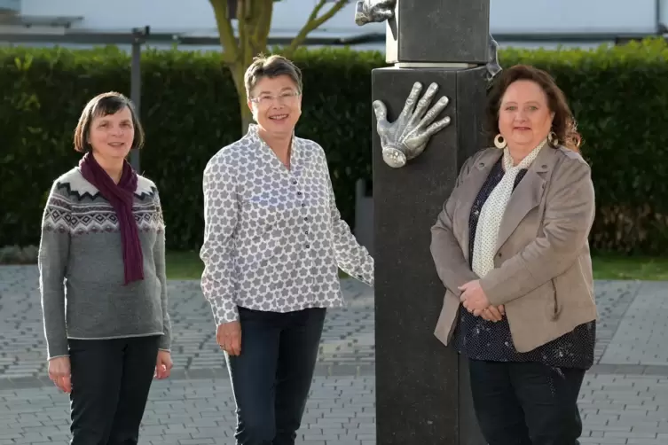 Ansprechpartnerinnen der Nachbarschaftshilfe Römerberg: (von links) Bärbel Steinmetz, Ingrid Leidig und Elvira Theurer. 