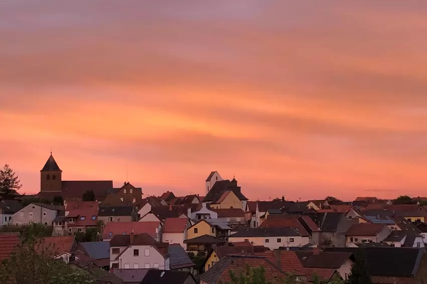 Abendhimmel über Kriegsfeld.