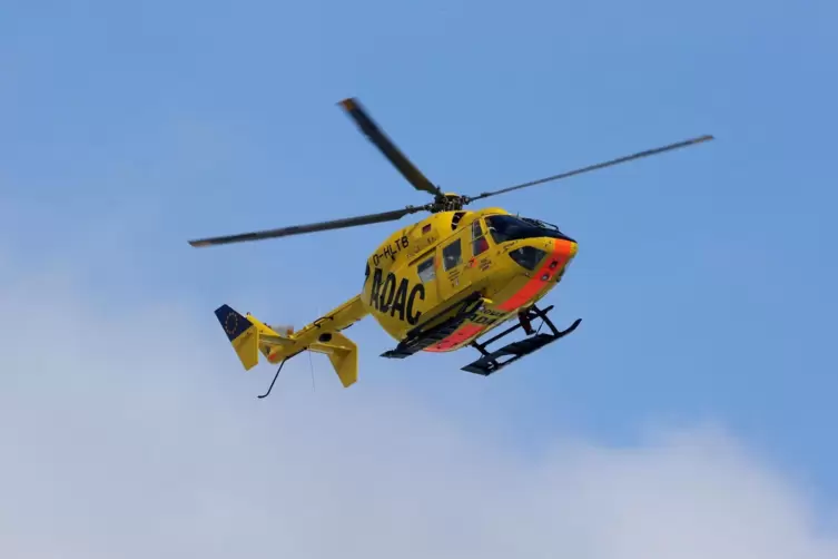 Im Wald in Frankenstein hat es am Samstagbend gebrannt. Ein Rettungshubschrauber machte von der Höhe aus Übersichtsbilder von de